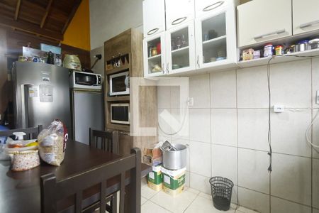 Casa à venda com 57m², 3 quartos e 2 vagas Casa à venda com 57m², 3 quartos e 2 vagasCozinha