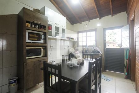 Casa à venda com 57m², 3 quartos e 2 vagas Casa à venda com 57m², 3 quartos e 2 vagasCozinha