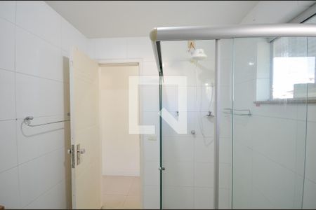 Apartamento à venda com 190m², 4 quartos e 1 vaga Apartamento à venda com 190m², 4 quartos e 1 vagaBanheiro da Suíte 1