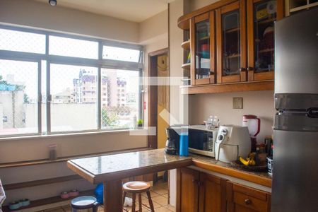 Cozinha  de apartamento à venda com 2 quartos, 76m² em Menino Deus, Porto Alegre