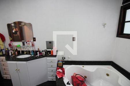 Casa à venda com 185m², 4 quartos e 3 vagasQuarto 1 - Suíte Banheiro 