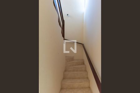 Escada de casa para alugar com 3 quartos, 181m² em Cidade Universitária, Campinas