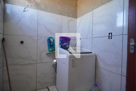 Casa à venda com 78m², 2 quartos e 2 vagasBanheiro 