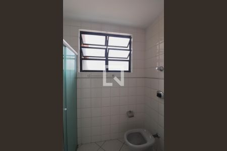 Banheiro  de apartamento à venda com 3 quartos, 49m² em Vila Nambi, Jundiaí
