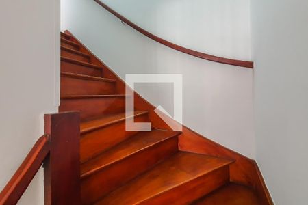 escada de casa para alugar com 3 quartos, 150m² em Ipiranga, São Paulo