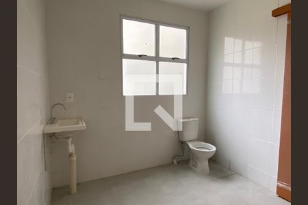 Banheiro de apartamento para alugar com 1 quarto, 43m² em Morro Santana, Porto Alegre