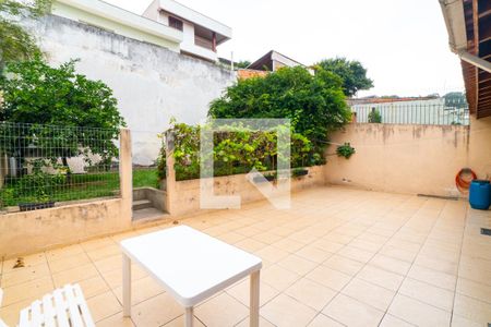 Casa à venda com 270m², 4 quartos e 3 vagas Casa à venda com 270m², 4 quartos e 3 vagasQuintal