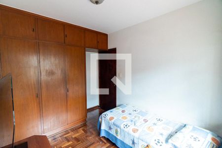 Casa à venda com 270m², 4 quartos e 3 vagas Casa à venda com 270m², 4 quartos e 3 vagasQuarto 2