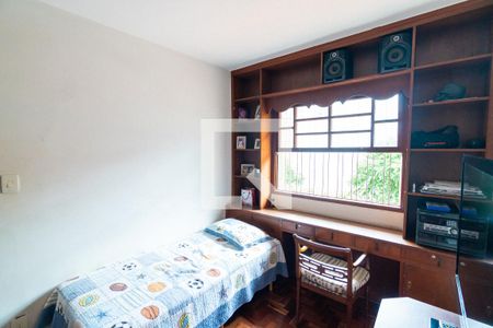 Casa à venda com 270m², 4 quartos e 3 vagas Casa à venda com 270m², 4 quartos e 3 vagasQuarto 2