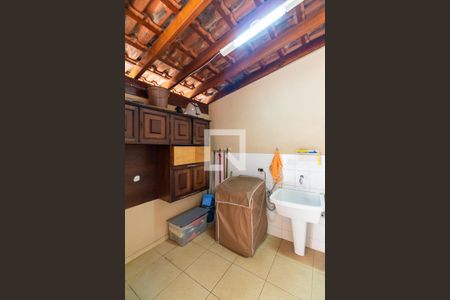 Casa à venda com 270m², 4 quartos e 3 vagas Casa à venda com 270m², 4 quartos e 3 vagasÁrea de Serviço