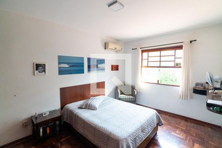 Casa à venda com 270m², 4 quartos e 3 vagas Casa à venda com 270m², 4 quartos e 3 vagasQuarto 1