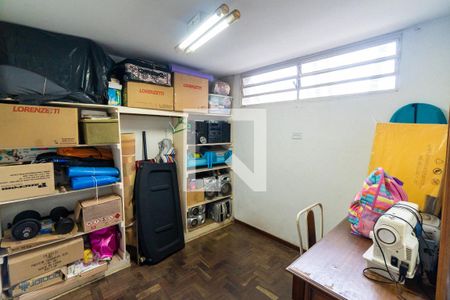 Casa à venda com 270m², 4 quartos e 3 vagas Casa à venda com 270m², 4 quartos e 3 vagasQuarto de Serviço 1