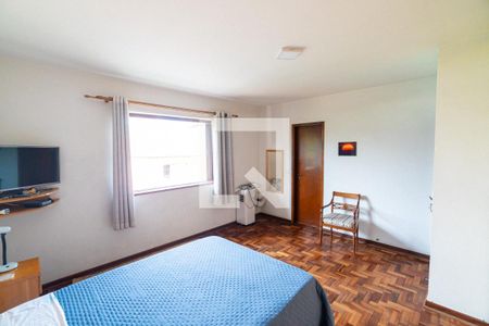 Suíte de casa à venda com 4 quartos, 270m² em Planalto Paulista, São Paulo