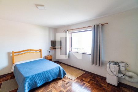 Suíte de casa à venda com 4 quartos, 270m² em Planalto Paulista, São Paulo