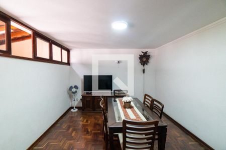 Casa à venda com 270m², 4 quartos e 3 vagas Casa à venda com 270m², 4 quartos e 3 vagasSala de Jantar