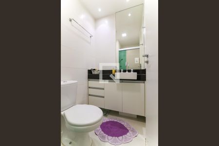 Apartamento à venda com 59m², 2 quartos e 1 vaga Apartamento à venda com 59m², 2 quartos e 1 vagaBanheiro Social