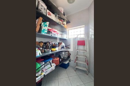 Casa à venda com 292m², 3 quartos e 4 vagas Casa à venda com 292m², 3 quartos e 4 vagasDespensa