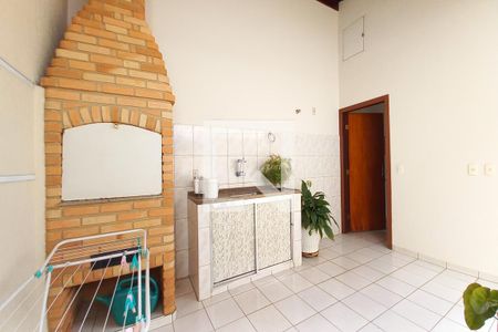 Casa à venda com 292m², 3 quartos e 4 vagas Casa à venda com 292m², 3 quartos e 4 vagasÁrea comum - Churrasqueira