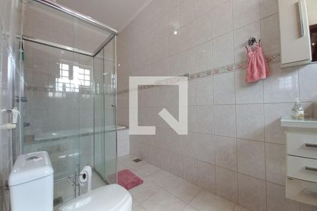 Casa à venda com 292m², 3 quartos e 4 vagas Casa à venda com 292m², 3 quartos e 4 vagasBanheiro da Suíte