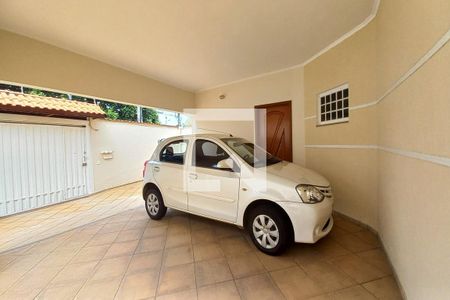 Casa à venda com 292m², 3 quartos e 4 vagas Casa à venda com 292m², 3 quartos e 4 vagasGaragem