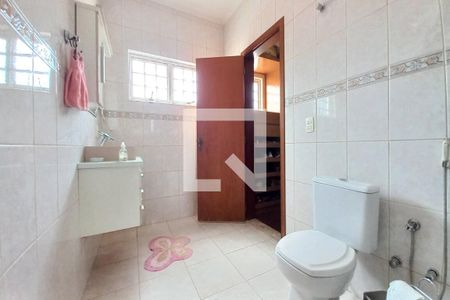 Casa à venda com 292m², 3 quartos e 4 vagas Casa à venda com 292m², 3 quartos e 4 vagasBanheiro da Suíte