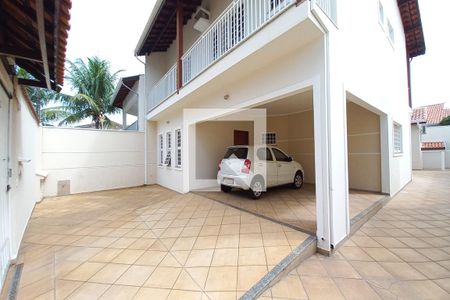 Casa à venda com 292m², 3 quartos e 4 vagas Casa à venda com 292m², 3 quartos e 4 vagasFachada do Prédio