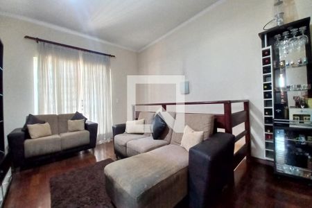 Casa à venda com 292m², 3 quartos e 4 vagas Casa à venda com 292m², 3 quartos e 4 vagasSala de TV