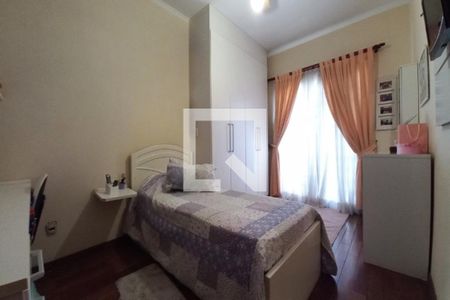 Casa à venda com 292m², 3 quartos e 4 vagas Casa à venda com 292m², 3 quartos e 4 vagasQuarto 1