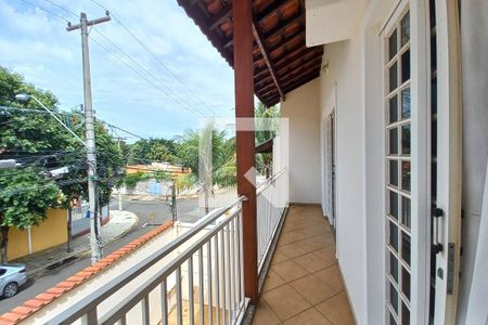 Casa à venda com 292m², 3 quartos e 4 vagas Casa à venda com 292m², 3 quartos e 4 vagasVaranda da Suíte