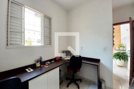 Casa à venda com 292m², 3 quartos e 4 vagas Casa à venda com 292m², 3 quartos e 4 vagasEscritório