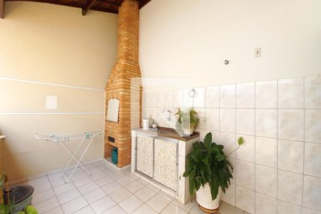 Casa à venda com 292m², 3 quartos e 4 vagas Casa à venda com 292m², 3 quartos e 4 vagasÁrea comum - Churrasqueira