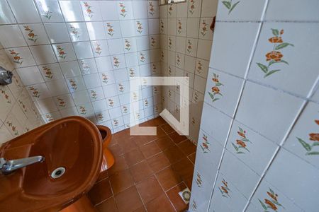 Casa à venda com 240m², 6 quartos e 2 vagasBanheiro de serviço