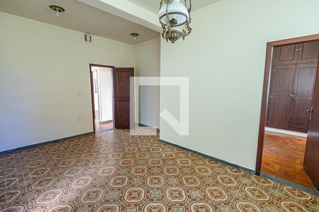 Casa à venda com 240m², 6 quartos e 2 vagasCopa
