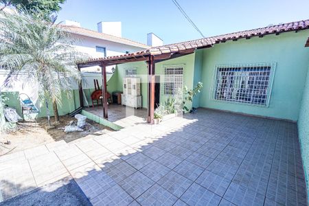 Casa à venda com 240m², 6 quartos e 2 vagasVaranda / vaga de garagem