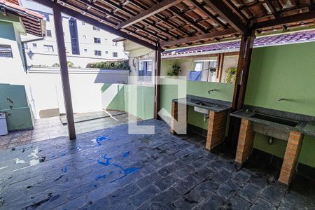 Casa à venda com 240m², 6 quartos e 2 vagasQuintal