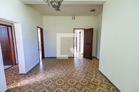 Casa à venda com 240m², 6 quartos e 2 vagasCopa