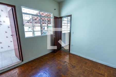 Casa à venda com 240m², 6 quartos e 2 vagasQuarto 4 / suite