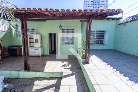 Casa à venda com 240m², 6 quartos e 2 vagasVaranda / vaga de garagem