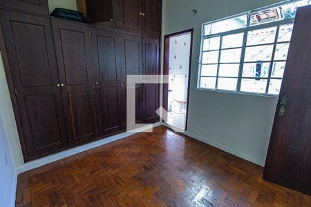 Casa à venda com 240m², 6 quartos e 2 vagasQuarto 4 / suite