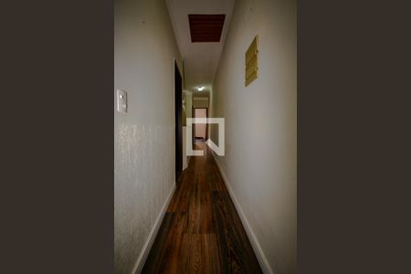 Casa à venda com 150m², 3 quartos e 2 vagasCorredor dos quartos