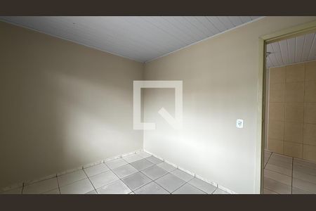 Quarto 1 de casa para alugar com 2 quartos, 35m² em Sítio Cercado, Curitiba