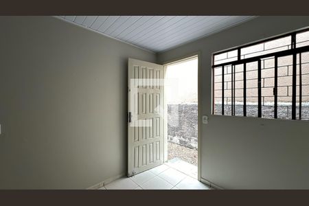 Sala de casa para alugar com 2 quartos, 35m² em Sítio Cercado, Curitiba