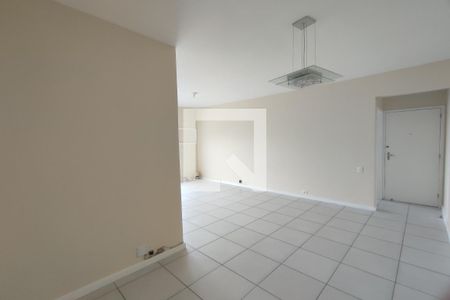 Sala de apartamento para alugar com 3 quartos, 85m² em Pechincha, Rio de Janeiro