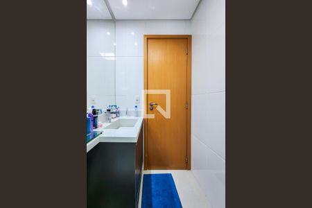 Apartamento à venda com 78m², 3 quartos e 2 vagas Apartamento à venda com 78m², 3 quartos e 2 vagasBanheiro Social