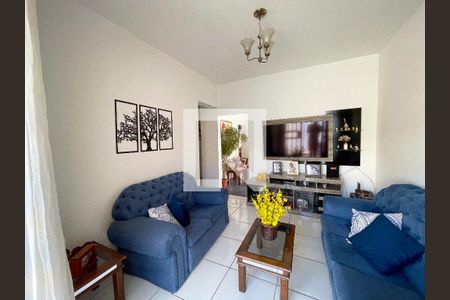 Casa à venda com 270m², 3 quartos e sem vaga Casa à venda com 270m², 3 quartos e sem vagaSala