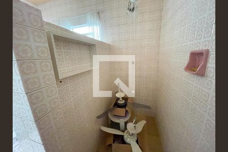 Casa à venda com 270m², 3 quartos e sem vaga Casa à venda com 270m², 3 quartos e sem vagaBanheiro Social