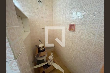 Casa à venda com 270m², 3 quartos e sem vaga Casa à venda com 270m², 3 quartos e sem vagaBanheiro Social