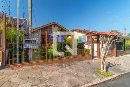 Casa à venda com 222m², 5 quartos e 5 vagasFachada