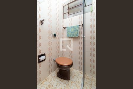 Casa à venda com 222m², 5 quartos e 5 vagasBanheiro - Casa 1