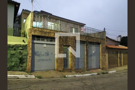 Casa à venda com 220m², 4 quartos e 5 vagasFachada